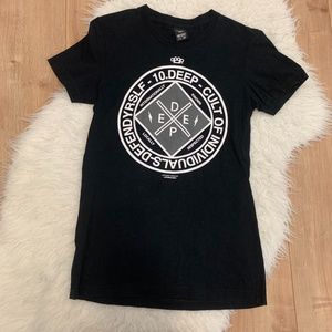 10.Deep Women's Tee